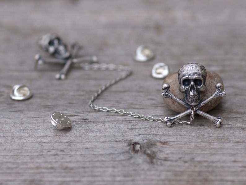 Silver Skull and Crossbones Collar Chain/ Cardigan Clip image 3