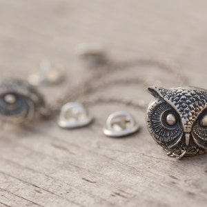 Silver Owl Head Collar Chain/ Cardigan Clip image 3