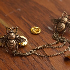 Bronze Bee Collar Chain/ Cardigan Clip image 2