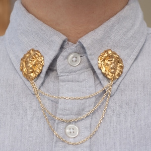 Gold Lion Head Collar/Cardigan Clip