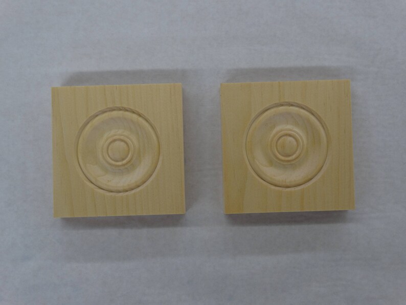 2 Hand Made Eastern Clear Pine Wooden Corner Blocks Rosettes Image 0