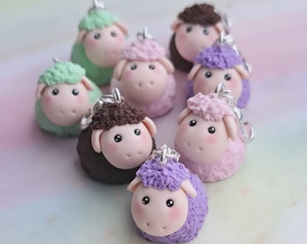 Schäfchen Handgemacht Kawaii Charm aus Fimo | Süße Mini Anhänger | Unikat | Taschen- & Schmuck Charm
