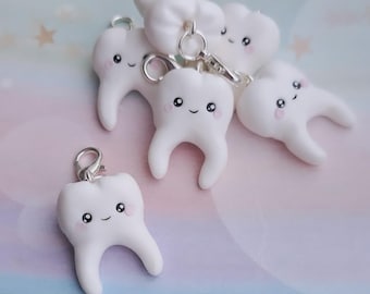 Zahn Zähnchen Milchzahn Kawaii Mini Charm Anhänger