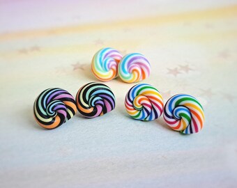 Ohrstecker Lolli Regenbogen – handgemacht aus Fimo – bunte Mini Süßigkeiten für deine Ohren – Kawaii Schmuck