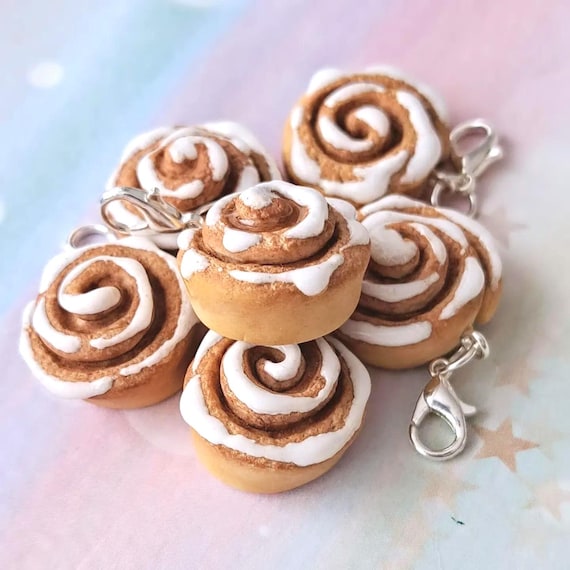 Zimtschnecke Handgemacht Kawaii Charm aus Fimo | Süße Mini Anhänger | Unikat | Taschen- & Schmuck Charm