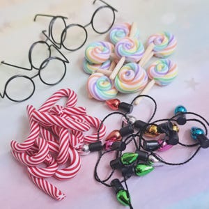 Wichtelzubehör Zuckerstange Lichterkette Mini-Lolli & Brille – niedliche Accessoires für Wichteltür oder Puppenhaus image 6