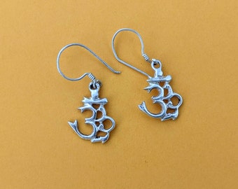 Minimalist Hindu Om Symbol Earrings // Classic Sterling Silver Delicate Aum Symbol Dangle Earrings // Mantra Symbol Himalayan Jewelry