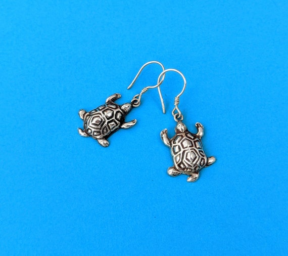 Incised Himalayan Tortoise Silver Dangle Earrings… - image 6