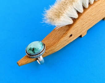 Classic Himalayan Turquoise Ring // Vintage Sterling Silver Traditional Turquoise Ring // Handmade Jewelry of Nepal