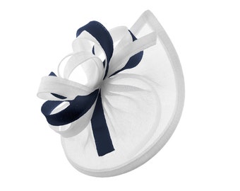 Caprilite Vegan MoonMix Hoop Fascinator Cappello su Fascia Matrimonio Ascot Races Bespoke Sinamay Disc - Bianco Navy