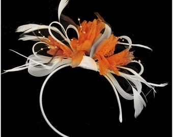 Caprilite Cerceau Blanc & Plumes Orange Fascinator sur Bandeau