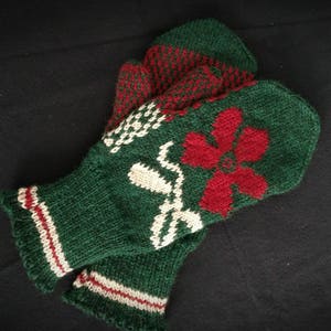 Mitten Knitting Pattern - bold flowers, adult women, colowork