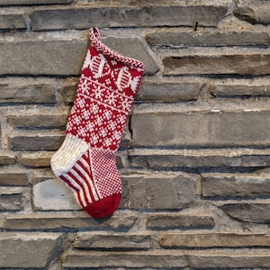Kissing Fish Christmas Stocking | hand knit, fair isle, vintage inspired | Knit With the Wind