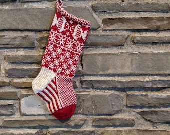 Kissing Fish Christmas Stocking | hand knit, fair isle, vintage inspired | Knit With the Wind