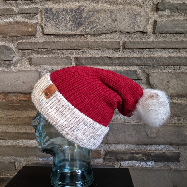 Mütze mit Bommel gestrickt - Knitwiththewind rot weiß Winter
