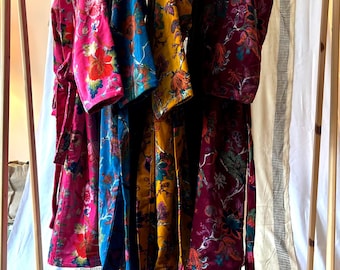 Floral Velvet Kimono Robe: Boho Cotton Gown with Pockets