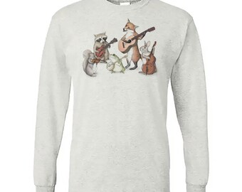 Könnte beinhalten: Hellgraues Langarmshirt mit einer skurrilen Illustration einer Band aus Waldtieren. Die Band besteht aus einem Waschbären, einem Fuchs, einem Eichhörnchen, einem Frosch und einem Kaninchen, die jeweils ein Musikinstrument spielen.