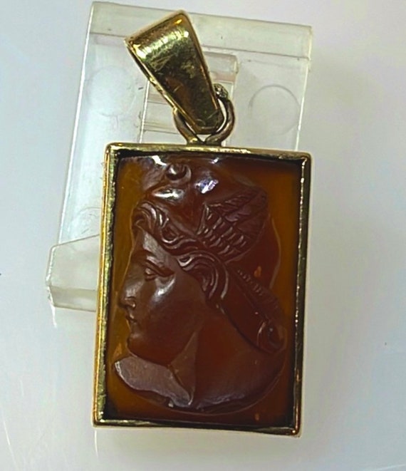 14k Victorian carved Carnelian Pendant