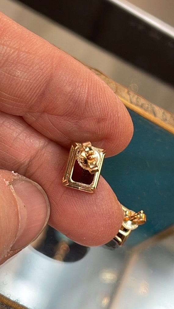 14k Emerald cut Garnet Post Earrings - image 5