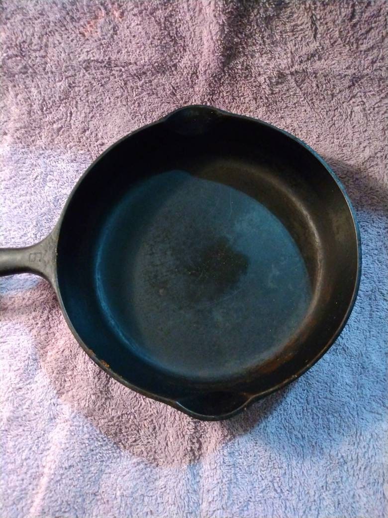 Extra Large 11.5 Diameter Old Bennet Grange Cast Iron Frying Pan
