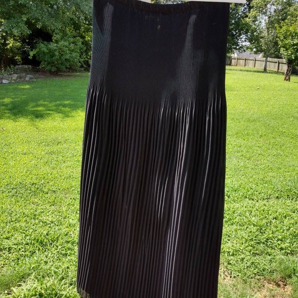 Pleated Dropped-Hip Black Maxi Skirt Sunny Leigh - Smocked Waist