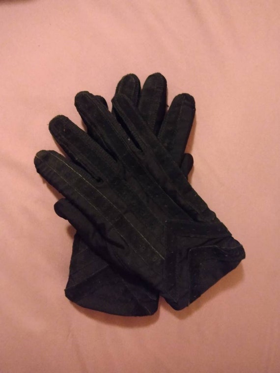 Vintage Isotoner Black Driving Gloves Suede Leathe
