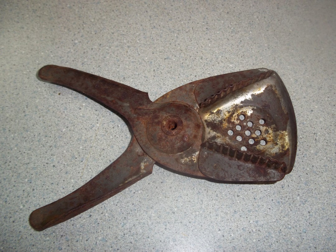 Lime & Lemon Squeezer, Metal Squeezer, Vaughan, Vintage, Chicago, Made