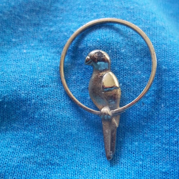 Parrot Pin, Gold tone, made by Avon, 1980's, Jewelry, Vintage, Collectible, Unisex jewelry, Perched Parrot Pin, Brooch, Tie tack