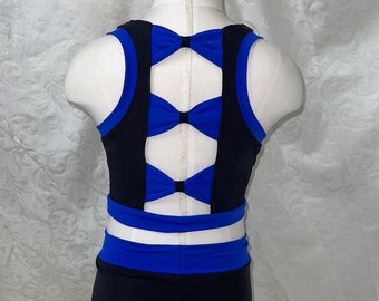 Le soutien-gorge de sport "Blå" Blue Bow Racer Back, le short en spandex et le chouchou assorti en option / Practice Wear /Cheer Bra / Girls Dancewear
