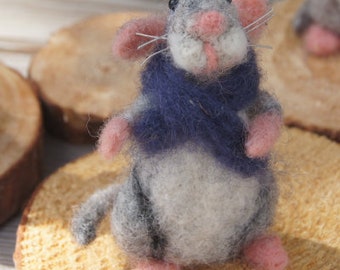 Needle felted mouse "Marco"