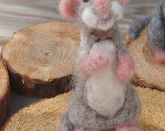 Needle felted mouse "Himself"