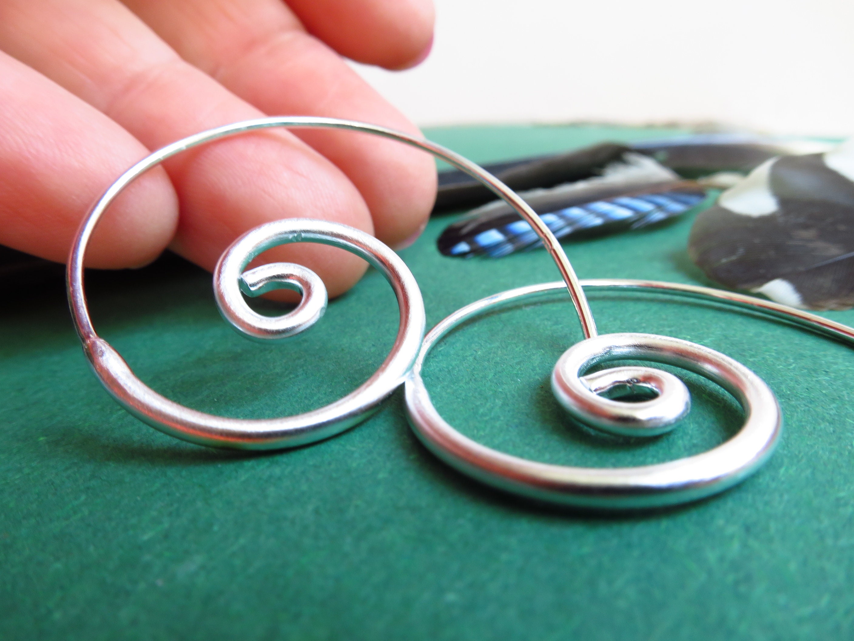 Spiral silver bali | Classic round earring | Silver hoop