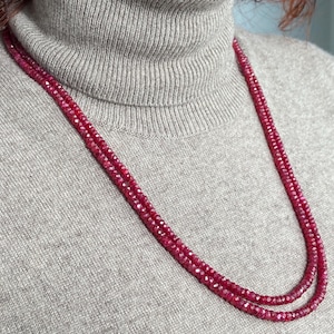 Colar de rubis, prata de lei, 2 fileiras de rubis vermelhos naturais.