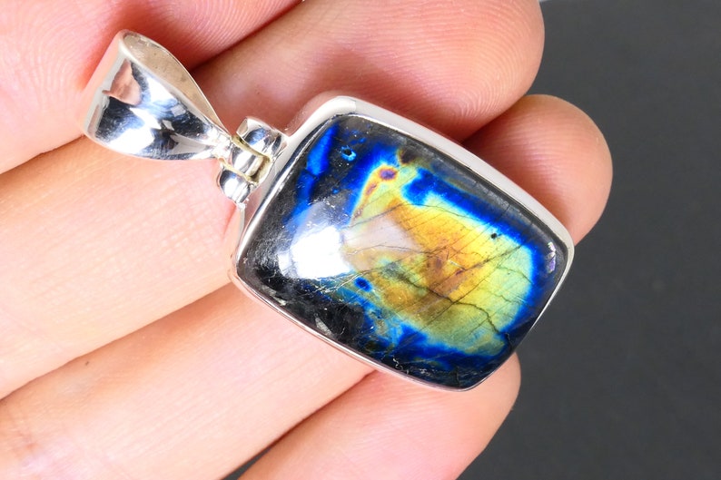 sterling silver Spec36 Labradorite from Finnland gemstone rare solid silver Spektrolite unisex jewelry pendant Spectrolite pendant