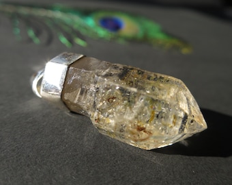 Scepterkwarts hanger - Kristalpunt uit Madagaskar, petroleumkwarts hanger met insluitingen, 925 sterling zilver, onbehandeld