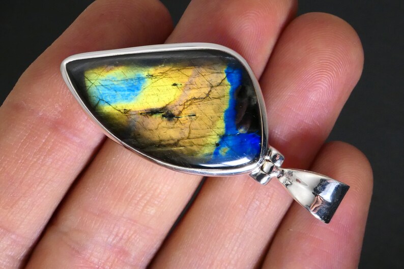 Spectrolite pendant sterling silver Spec37 Labradorite from Finnland gemstone rare solid silver Spektrolite unisex jewelry pendant