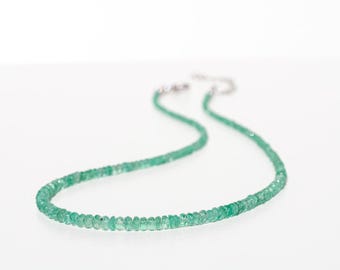 Collana di smeraldi proveniente dall'Etiopia con chiusura in argento sterling 925