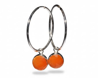 Carneool zilveren creolen – elegante oorbellen met oranje edelstenen