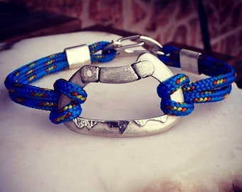 Carabiner bracelet with mountain profile