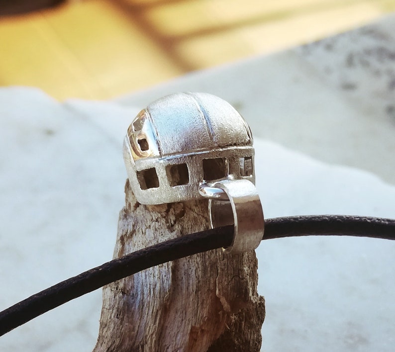 Canyon helmet pendant