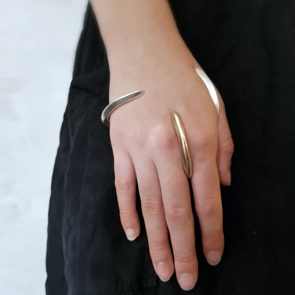 Statement Ring, Palm Hand Manschette, Alternativer Ring, Mode Gold Ring, Konzept Mode, Gothic Ring, Avantgarde Mode, Extravagant