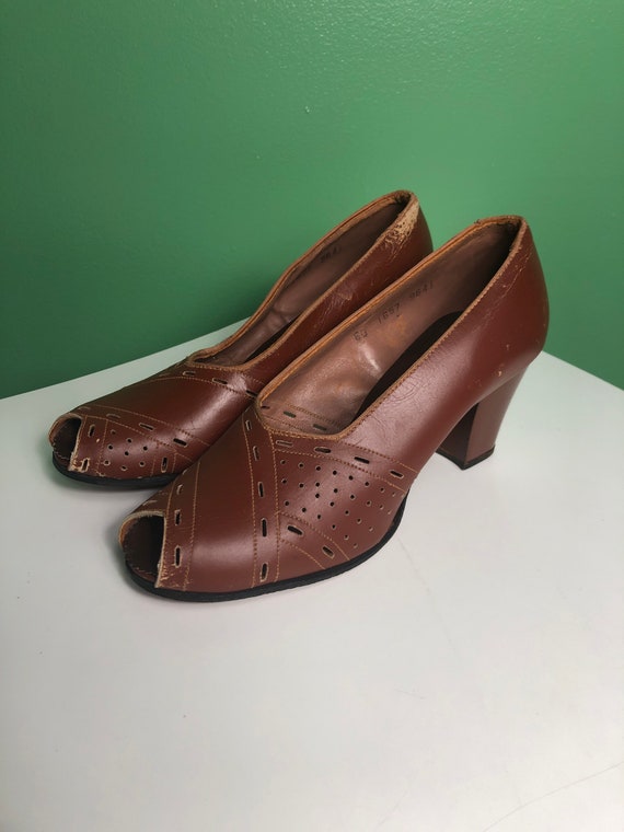 Vintage 1940s Brown Leather Peep Toe Pumps- Size 6