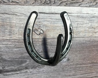 Single New Horseshoe Hook - Rustic Wall Decor - Horse Shoe Art - Wall Art - Wedding Gifts - Farmhouse Decor - Horseshoe Hooks - Tack Hook