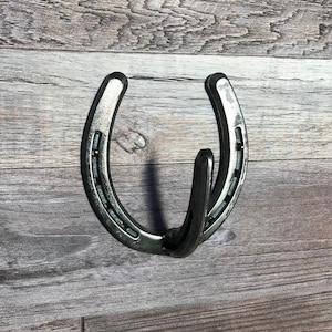 Single New Horseshoe Hook - Rustic Wall Decor - Horse Shoe Art - Wall Art - Wedding Gifts - Farmhouse Decor - Horseshoe Hooks - Tack Hook