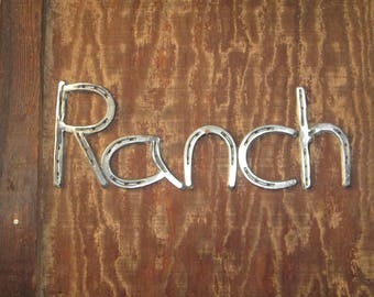Arte de pared de metal para casa de campo - Decoración del oeste - Decoración rústica del hogar - Letrero de rancho - Decoración de casa de campo - Decoración de pared de casa de campo - Decoración de herraduras