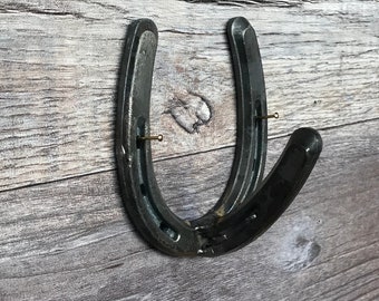 Single Small Horseshoe Hook - Rustic Wall Decor - Horse Shoe Art - Wall Art - Wedding Gifts - Farmhouse Decor - Horseshoe Hooks - Tack Hook