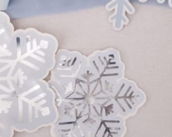 16 servilletas de papel con copos de nieve plateados y blancos, decoración para fiestas de invierno: cumpleaños infantiles, Navidad, vajilla navideña
