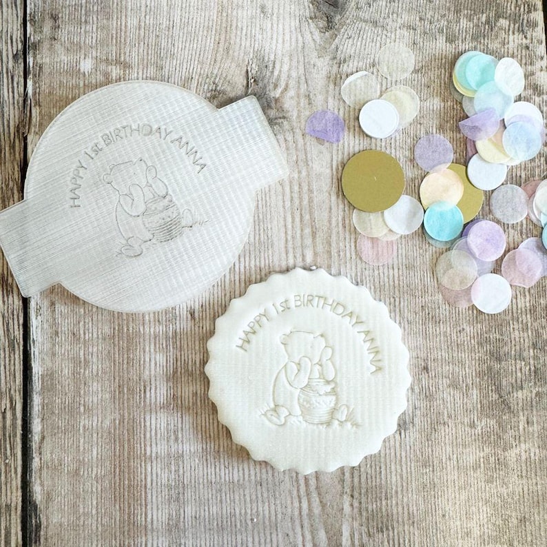 Personlig Nalle Puh-prägel, muffinsstämpel, kakstämpel, 1-årsdagsprägel, babyshower-prägel VILKA ORD SOM HELST bild 5