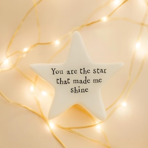 Winziger Porzellan-Sterntoken mit den Worten Du bist der Stern, Handwerks-Andenken-Geschenktoken, Keramik-Andenkengeschenk, kleiner Taschen-Stern