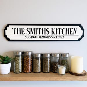 Letrero de cocina personalizado, placa con nombre familiar, regalo para amantes de la cocina, decoración de pared personalizada para mudanzas.